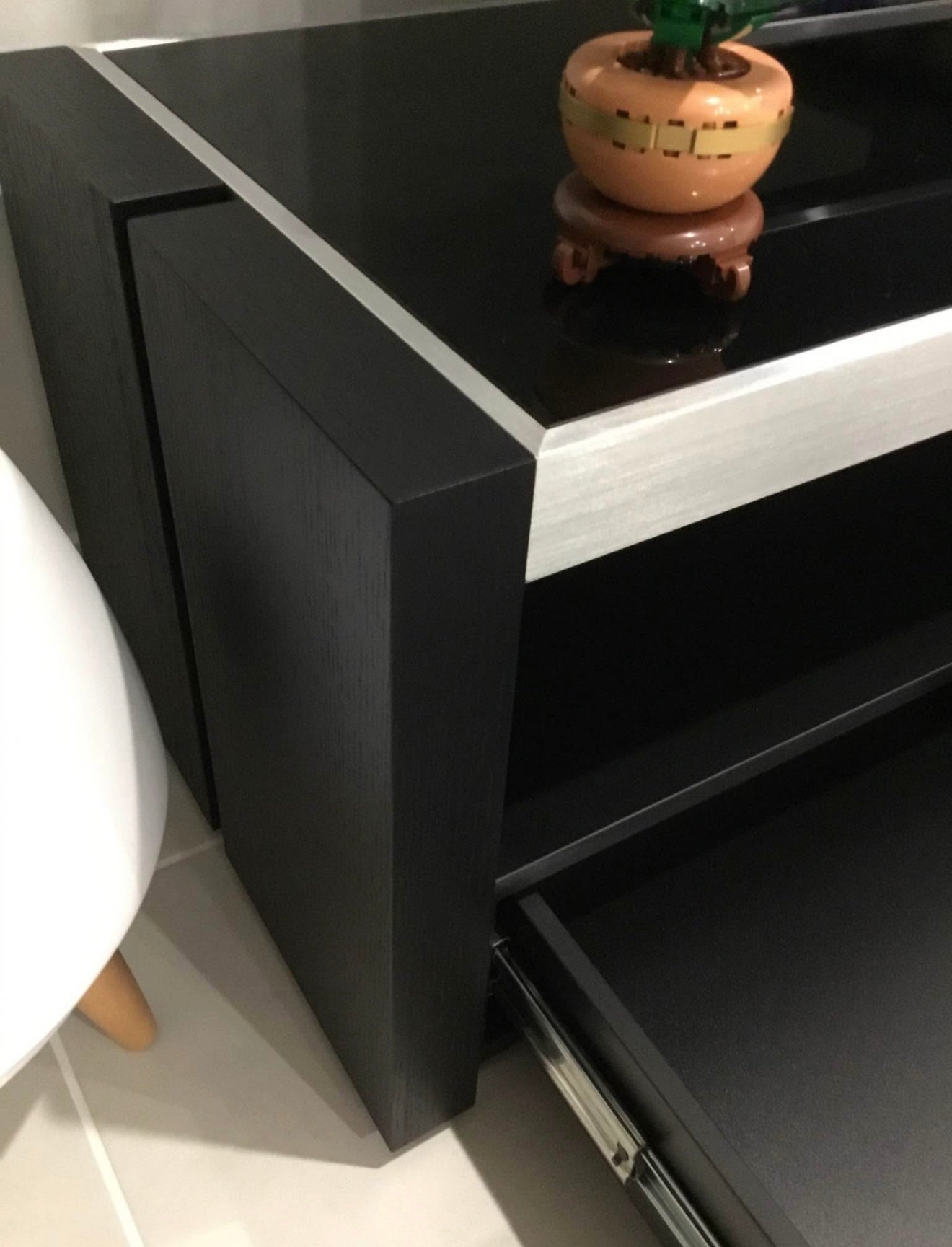 Modern Black & White Gloss TV Stand Entertainment Unit with Storage Drawers – Sleek & Minimalist Design